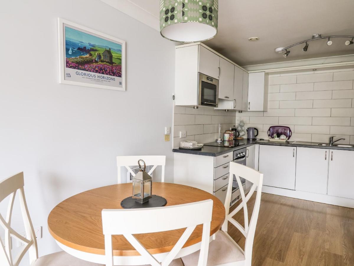 Flat 2 Apartment